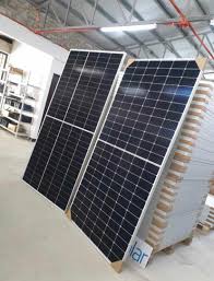 Jinko 680W Solar Panel